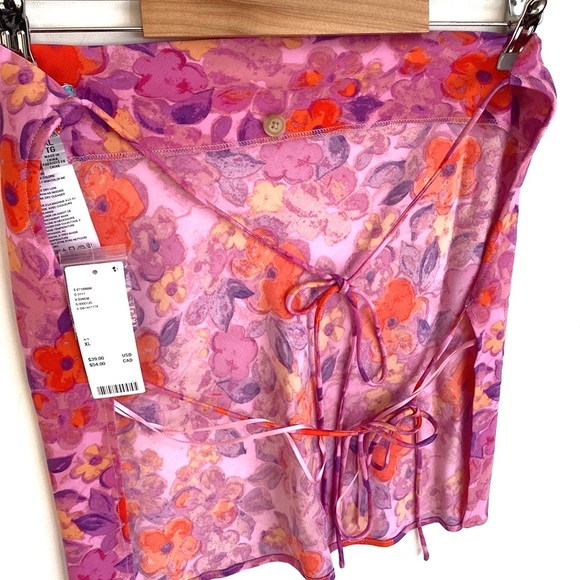 (A3) Urban Outfitters Y2K Slinky Cowl neck tie back Floral crop top, Sz XL, NWT - Picture 8 of 9